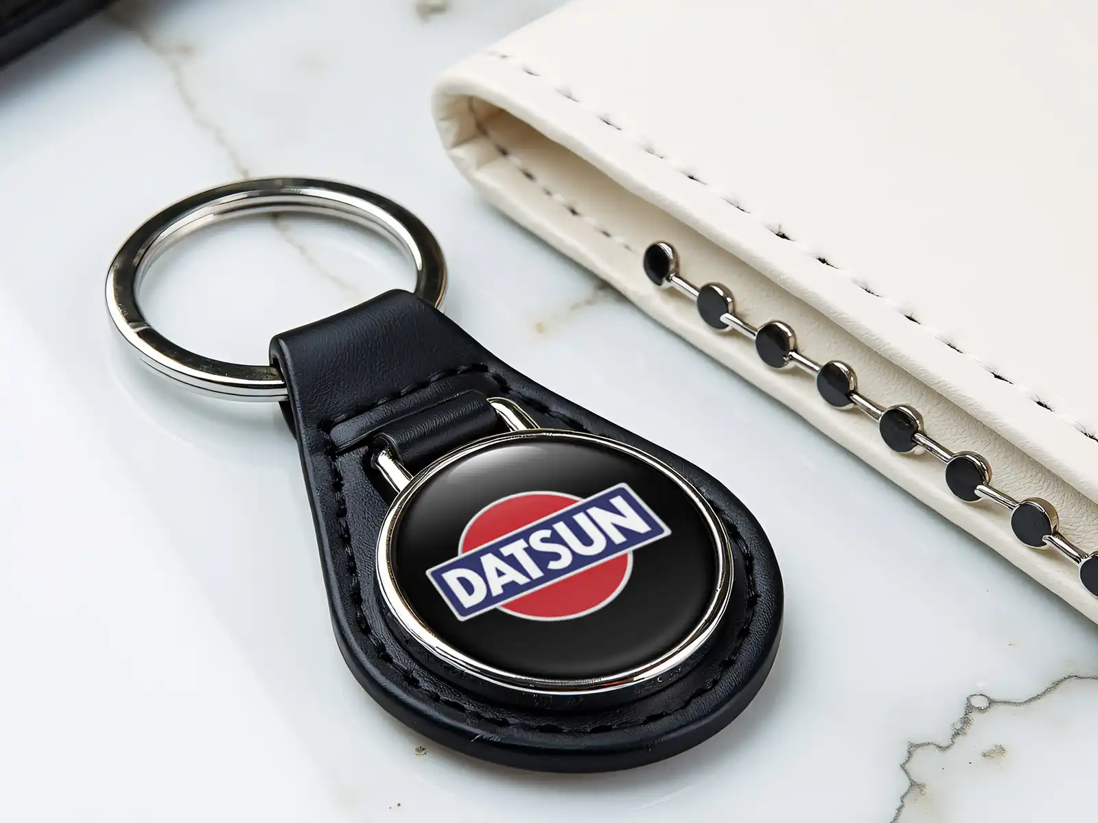 Datsun Porte-clés Cuir Dôme Qualité Sup Design Course